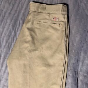 Am selling dickies pants color tan size 36W 30L
